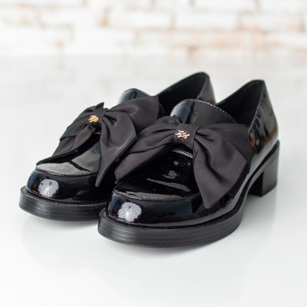 KARL LAGERFELD PARIS Camilia Patent Leather Bow Detail Loafer Shoes US 7.5M